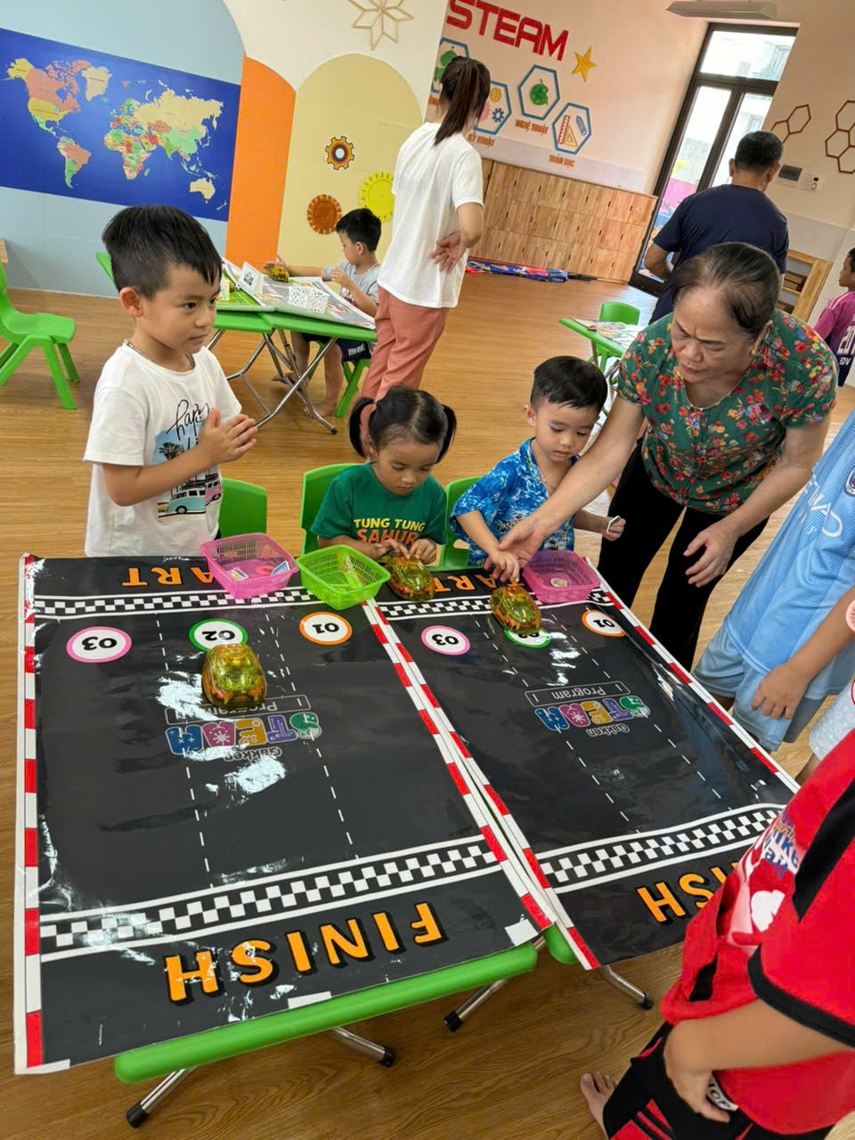   CÙNG CON TRẢI NGHIỆM, CÙNG CON KHÔN LỚN 