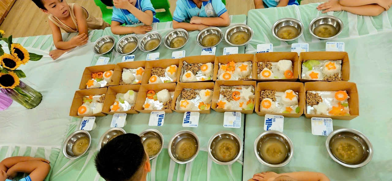 TRẢI NGHIỆM BỮA ĂN BENTO CÙNG CÁC BẠN NHỎ LITTLE STAR