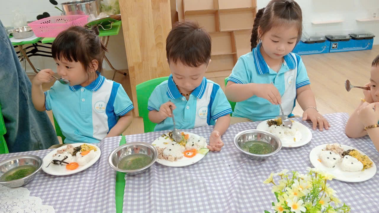 TRẢI NGHIỆM BỮA ĂN BENTO TẠI LỚP LITTLE MOON