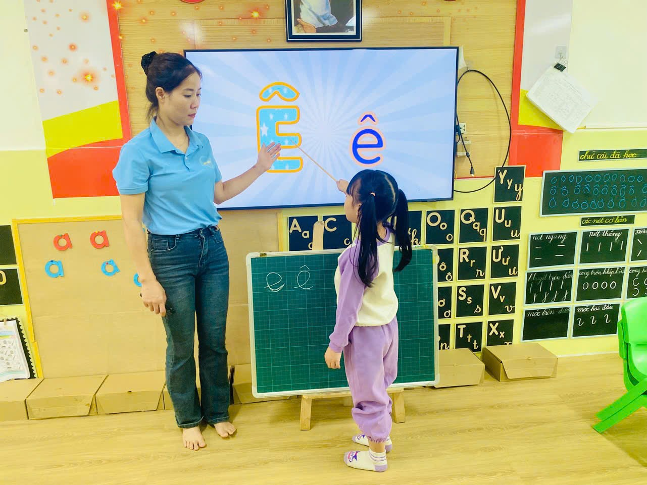 GIÒ HỌC VUI NHỘN  CỦA CÁC BÉ LITTLE ANGLE